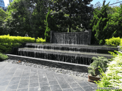 空间华侈严沉；容